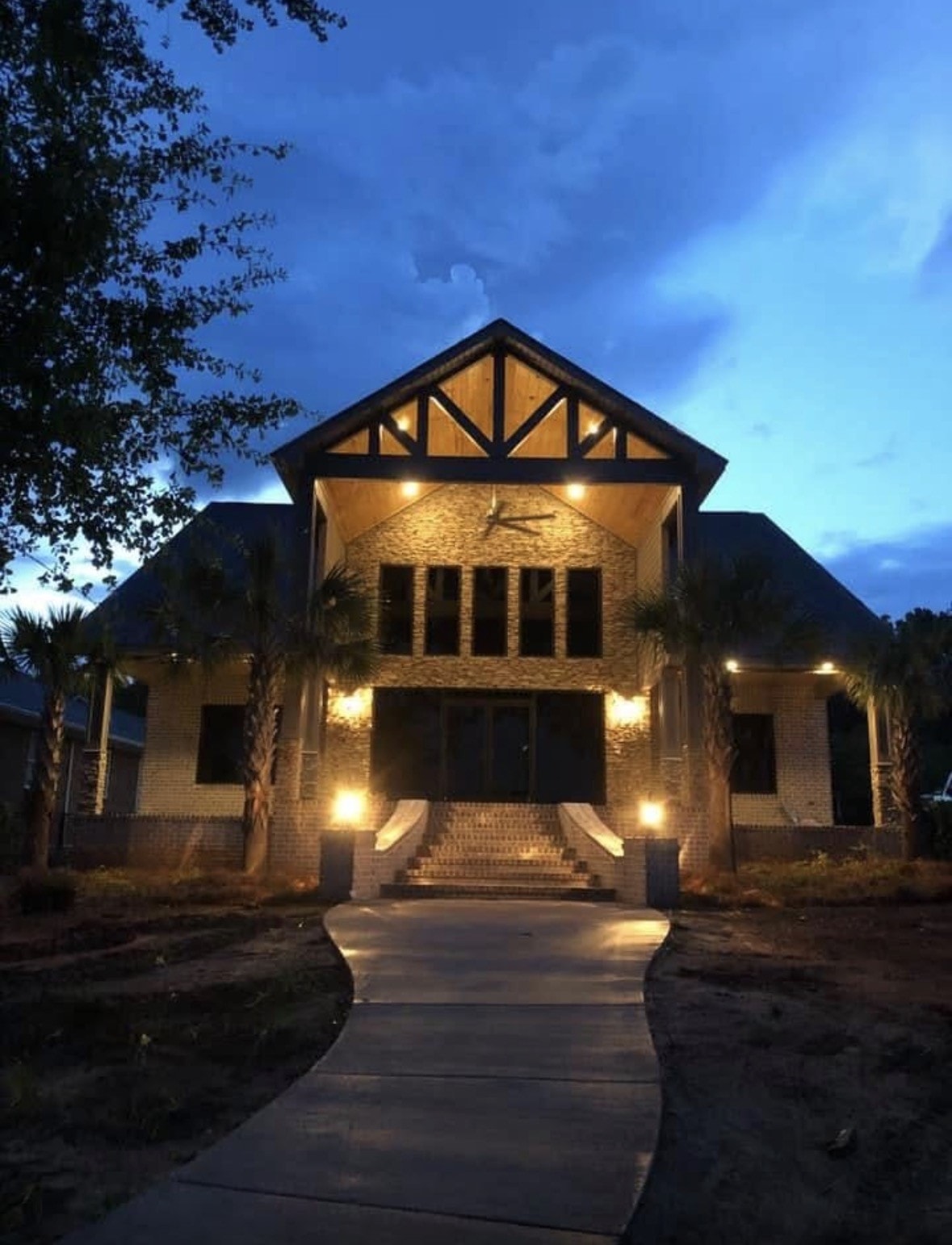 Illuminated Brick Estate, Residential build in South Carolina